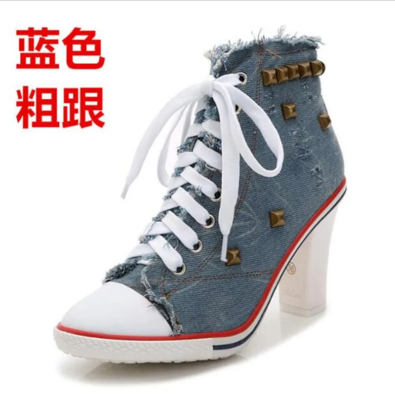 Женские туфли лодочки из джинсовой ткани на шнуровке толстом каблуке 8 см с