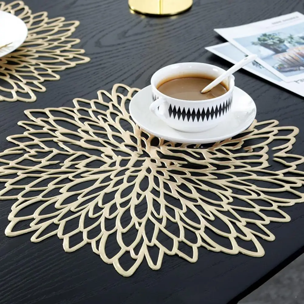 

European-style pvc creative hibiscus flower-shaped insulation hollow placemat decorative mat bronzing placemat