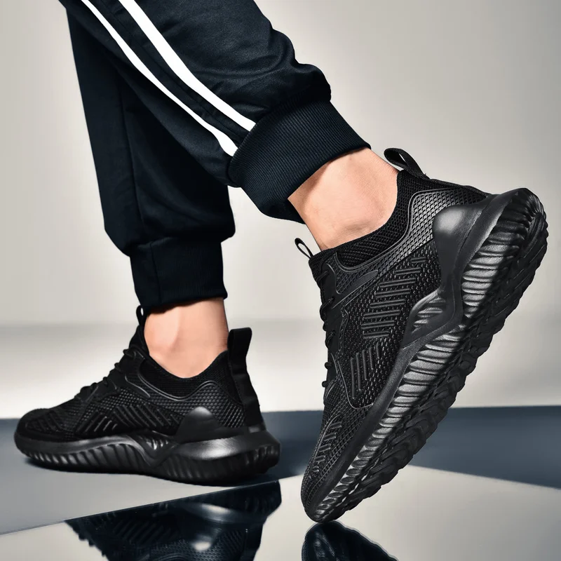 2019Autumn and winter new 36-48 large size men's sports shoes lightweight breathable knitted urban running shoes outdoor sports