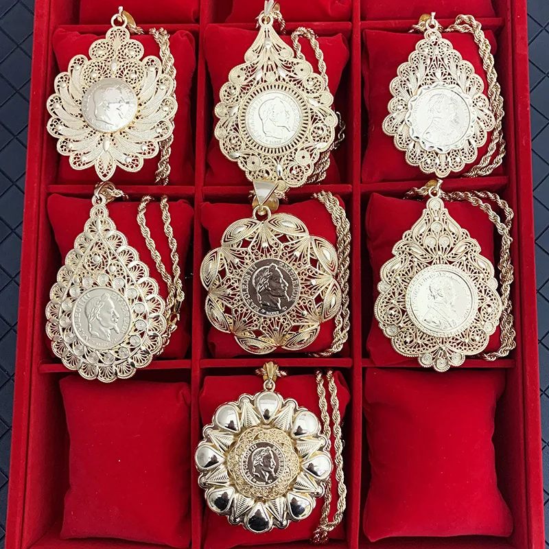 

Императорская металлическая монета, двойная подвеска, дворец, гравировка, церемония, украшение, ожерелье