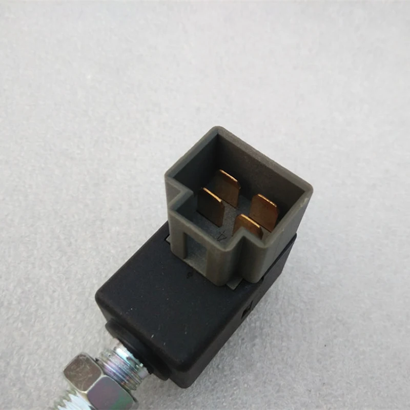 Переключатель стоп сигнала 93810 3K000 2/4 контактов для Hyundai Accent/Elantra Kia Rio
