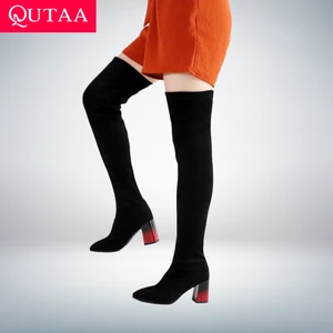 Женские сапоги выше колена QUTAA, черные эластичные сапоги из флока на высоком каблуке, с острым носком, размеры 34-43, для осени и зимы, 2021