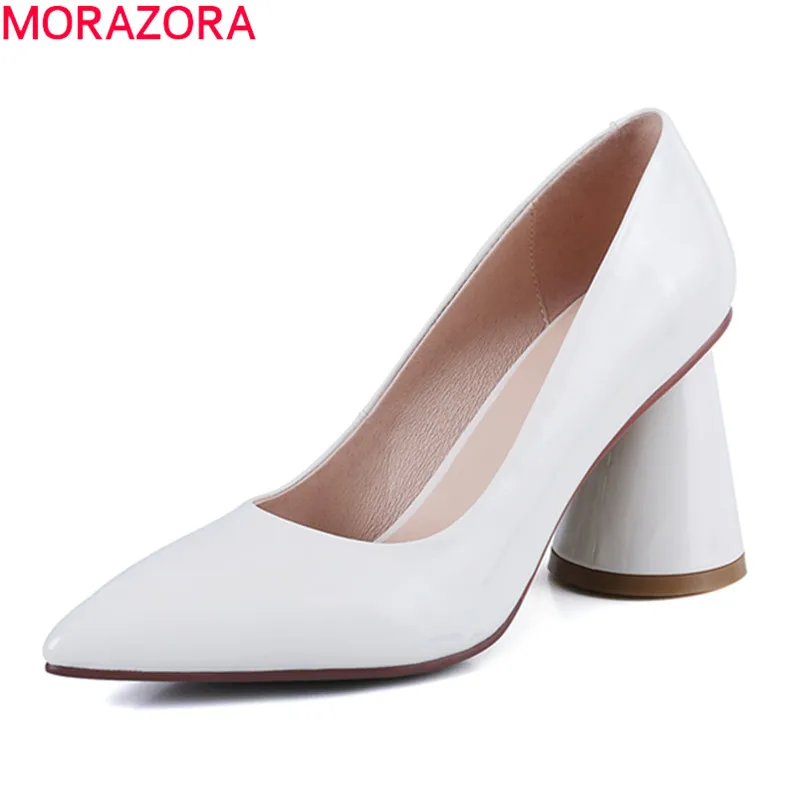 Женские туфли-лодочки с острым носком MORAZORA черные или белые однотонные из