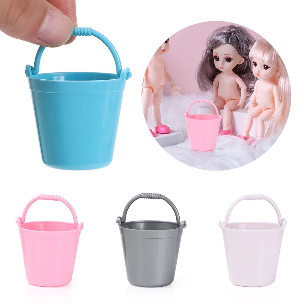 

1PC Plastic Miniature Bucket Classic Pretend Play Furniture Cute Toys Creative Gifts Presents DollHouse Decoration Accessories