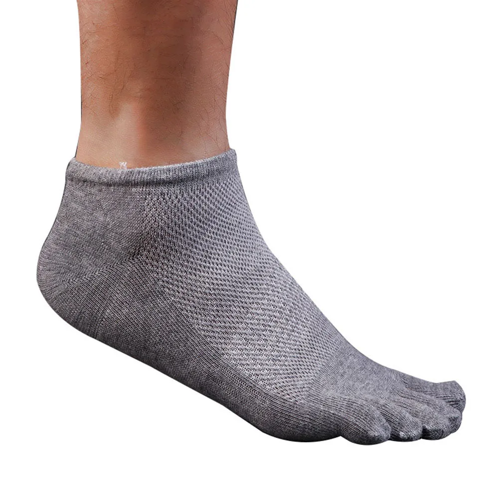 

1 Pair Men's Cotton spring and summer short tube thin socks split toe socks male mesh breathable cotton five-finger socks