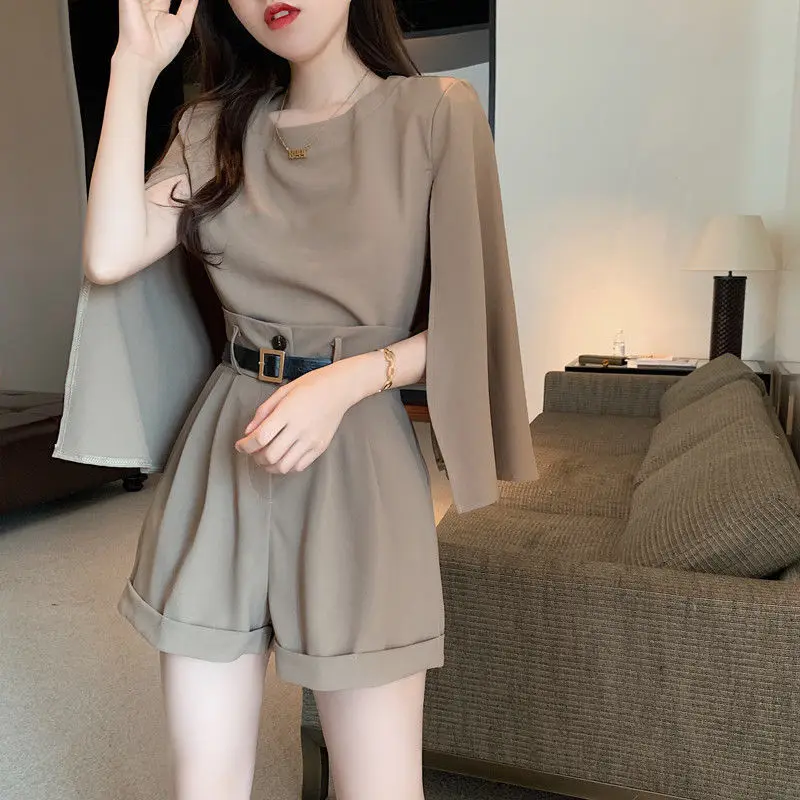 

2021 new foreign style top belly slimming Joker wide leg shorts two pieces