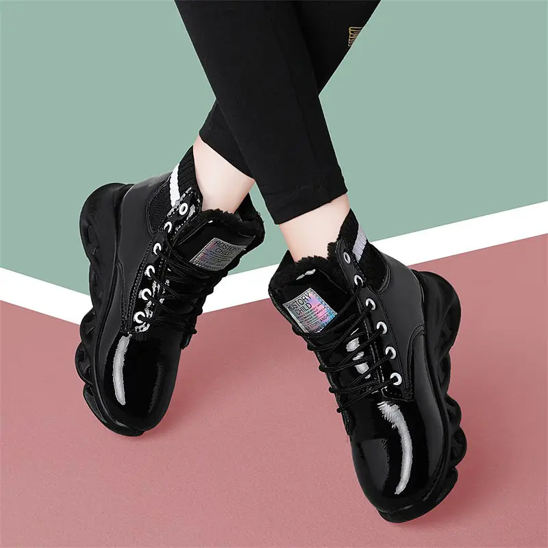 Ботинки Martin Зимние Бархатные женские кроссовки Новая модная повседневная обувь