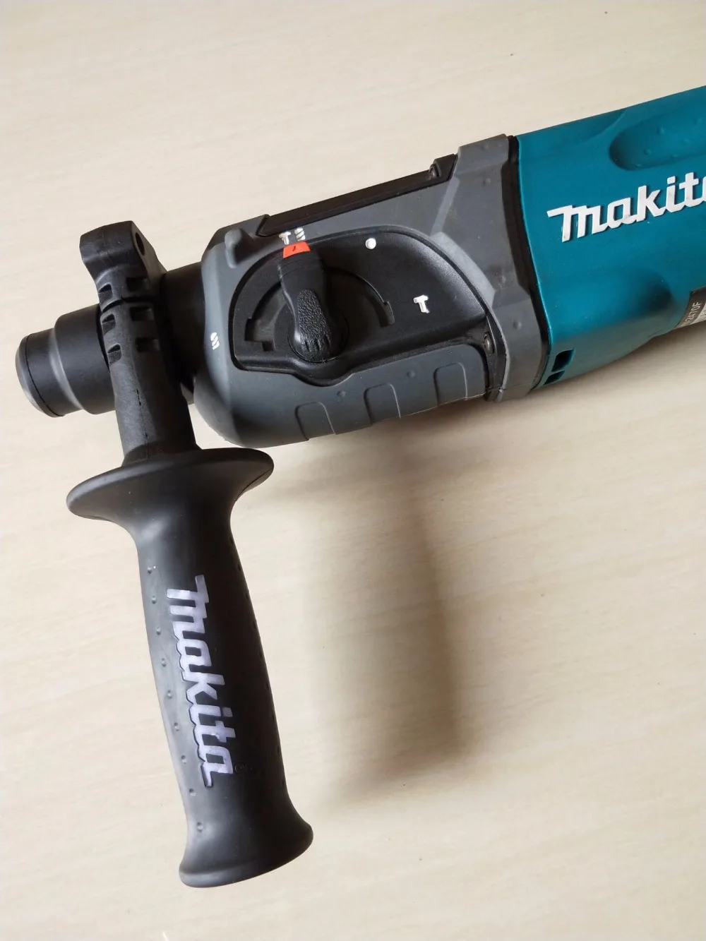 

MakitaHR2470F electric hammer, impact drill, electric pick. Light, three purpose, multi-function, with LED lights.
