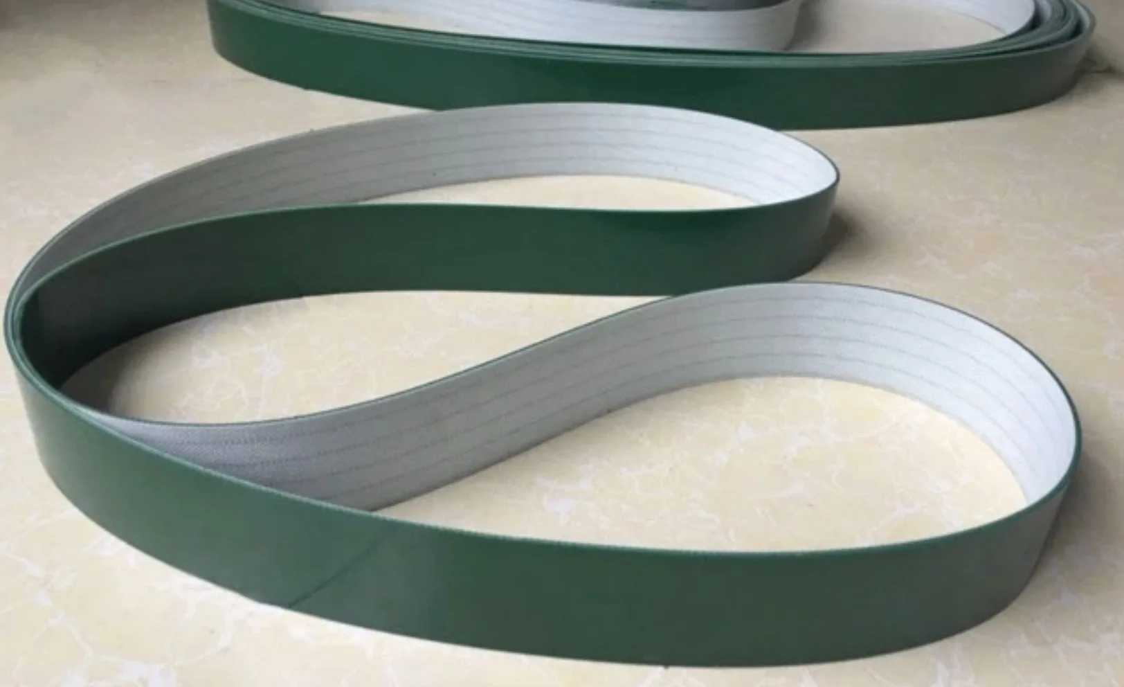

Perimeter:2070x50x3mm PVC Green Transmission Conveyor Belt