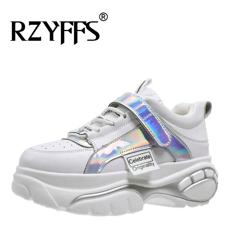 Женские кроссовки для пробежек легкие и удобные дышащие на платформе танкетке