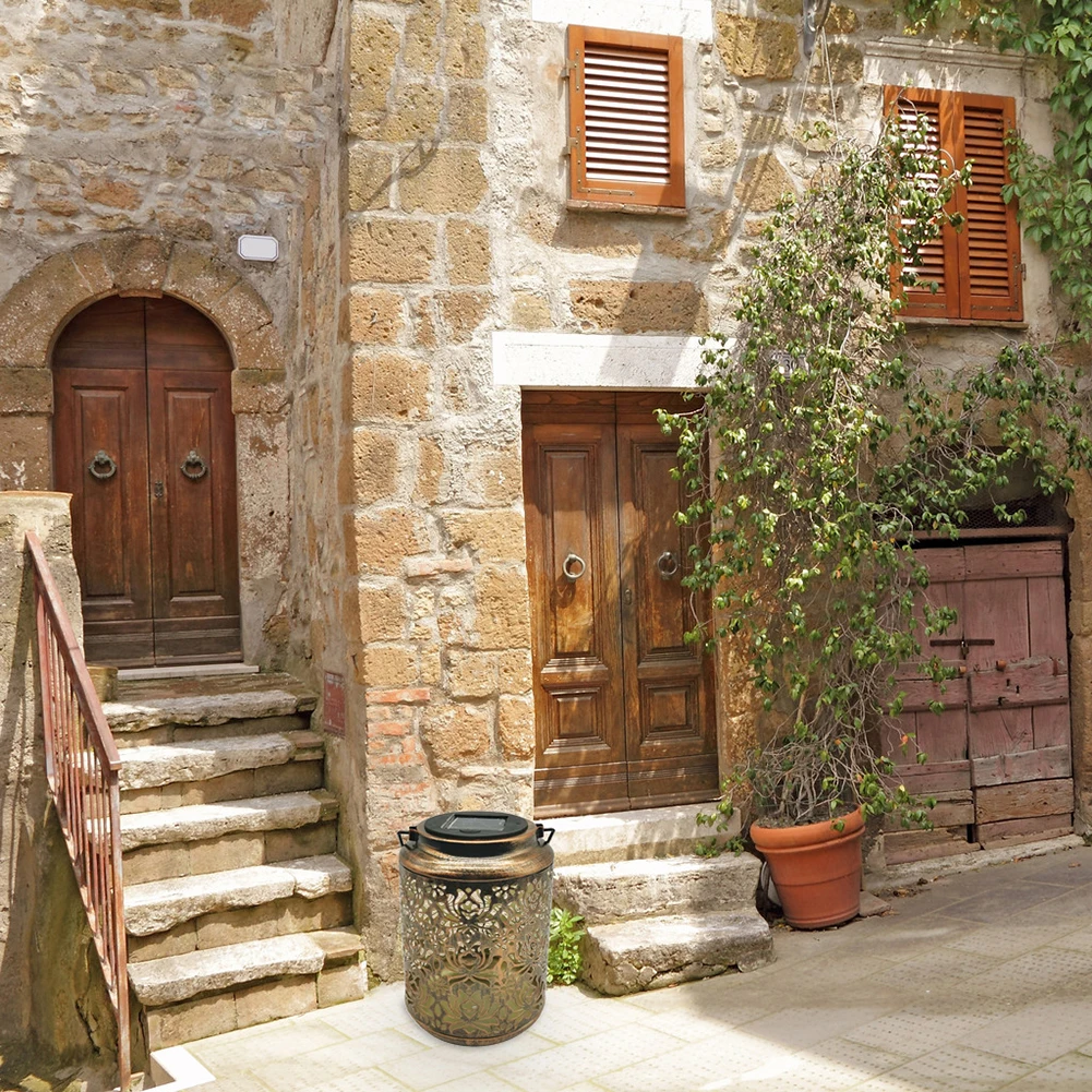 

LED Solar Hanging Lamps Retro Iron Atmosphere Lamp Hollow Lantern Outdoor Garden Yard Decor Lamp Solar Led Lawn Lights