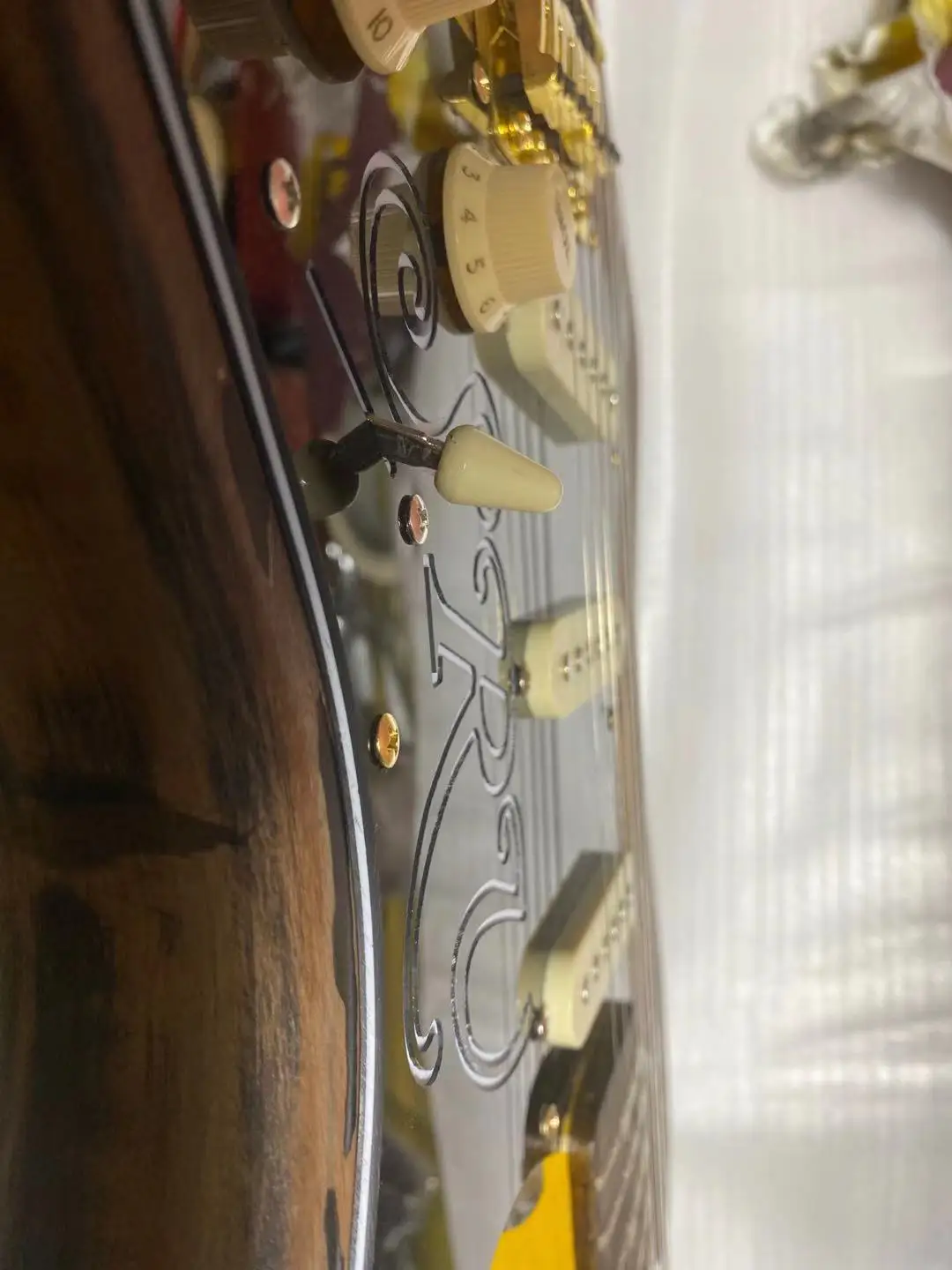 

SRV Electric Guitar Super Aged Relic Guitarar Elder Body Golden Hardware Free Shipping Hand Crafted Model