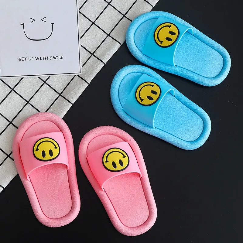 

2021 New Summer Kids Slippers Baby Slippers For Girls Boys smiling face PVC Flip Flops Baby Non-slip Beach Sandals Children Home