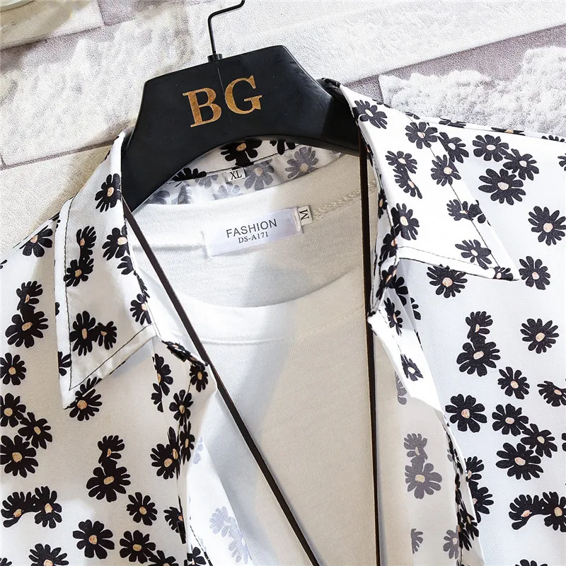 

2020 Summer Men Printing Shirt Short-Sleeved Fashion Loose Large-Size M-5XL Chrysanthemum Lapel Mens Dress Shirts