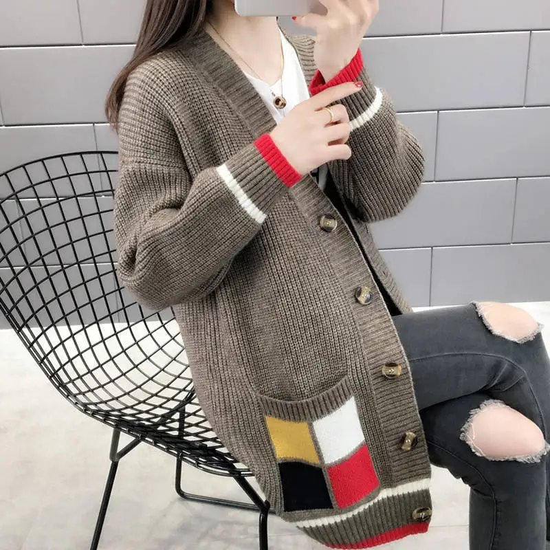 

T-shirt women's middle and long Korean fashion twist sweater coat 2021 autumn and winter loose large size with cardigan