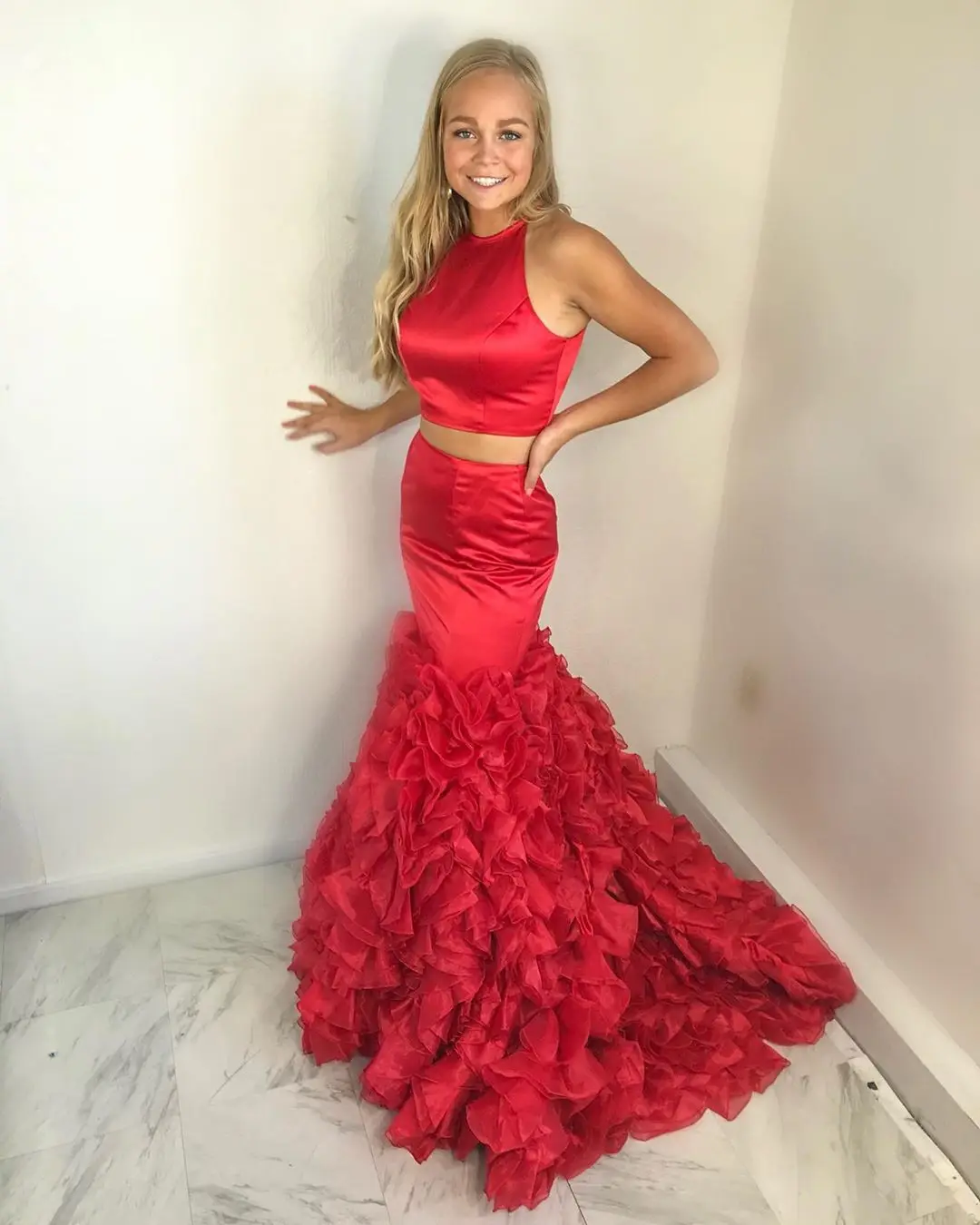 

Красный 2 шт. Русалка Выпускные платья Длинные атласные открытой спиной пухлый официальный вечернее бальное платье Robe De Soiree