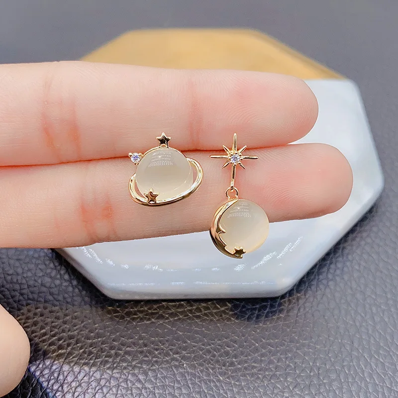 

South Korea Fashion Asymmetric Opal Planet Earrings Lady S925 Sterling Silver Needles Small Simple Earrings for Women Jewelry