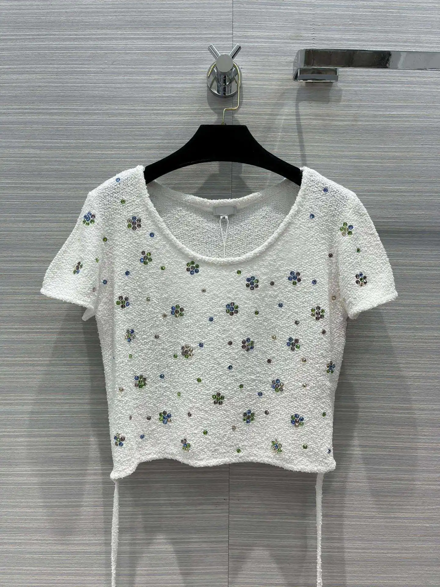 

Женский твидовый топ с круглым вырезом, белый топ с коротким рукавом и разрезом на подоле, украшенный кристаллами, в повседневном стиле, лет...