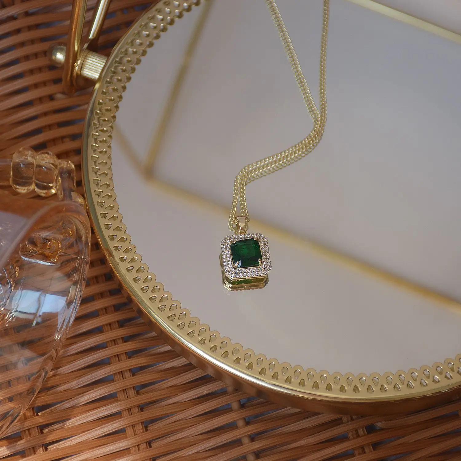 

Luxury 14k Real Gold Plated Square Female Necklace With Emerald And Zircon High End Banquet Party Wear Jewelry Pendant