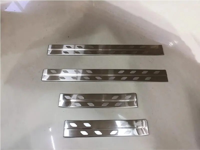 

Stainless Steel Outer Door Sill Scuff Plate Cover trims For Toyota C-HR C HR 2016 2017 car accessories