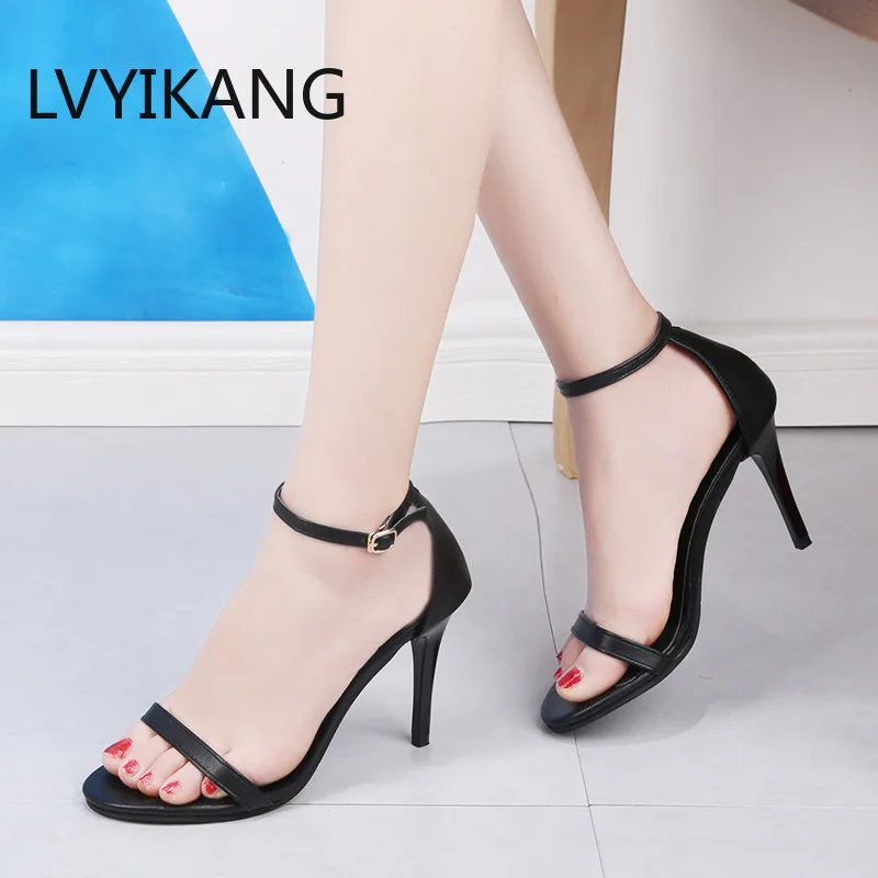 Босоножки женские на высоком каблуке из искусственной кожи телесного цвета |