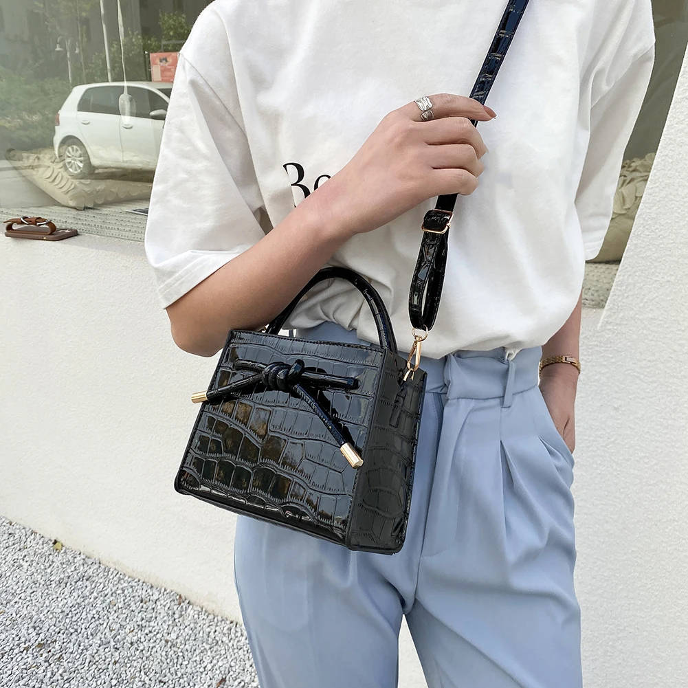 

Женская сумка через плечо из искусственной кожи, модная сумочка-тоут для подмышек, однотонный дизайнерский чемоданчик для покупок с аллига...