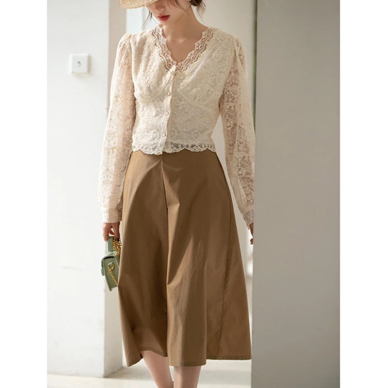 

New Spring and Summer French Elegance Lace Top Women's Inner Wear Western Style Super Fairy V-neck Long Sleeve Women's Clothing