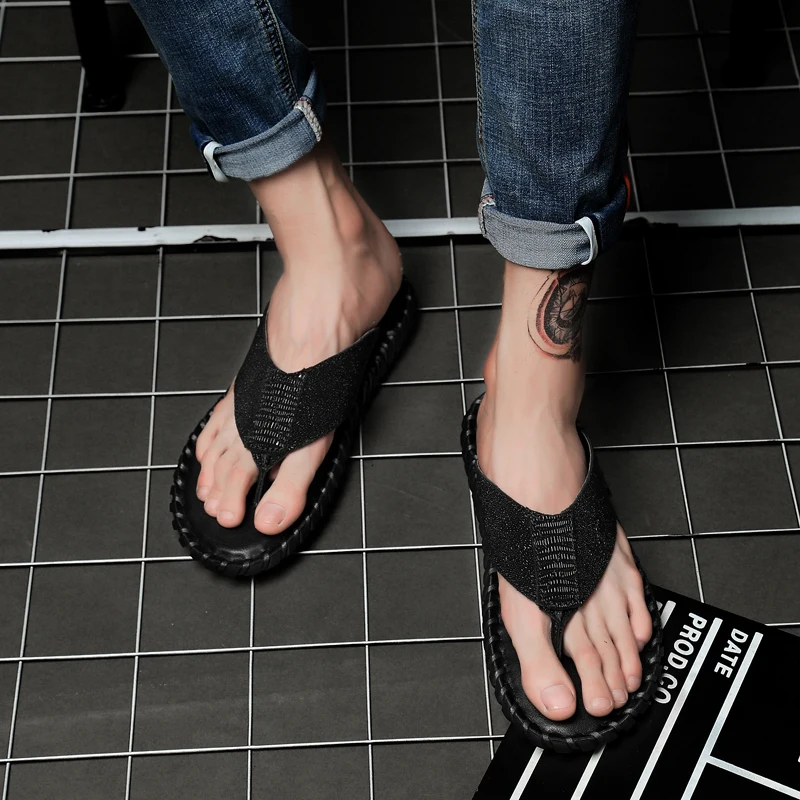 Повседневные пляжные шлепанцы из натуральной кожи Брендовые на плоской подошве