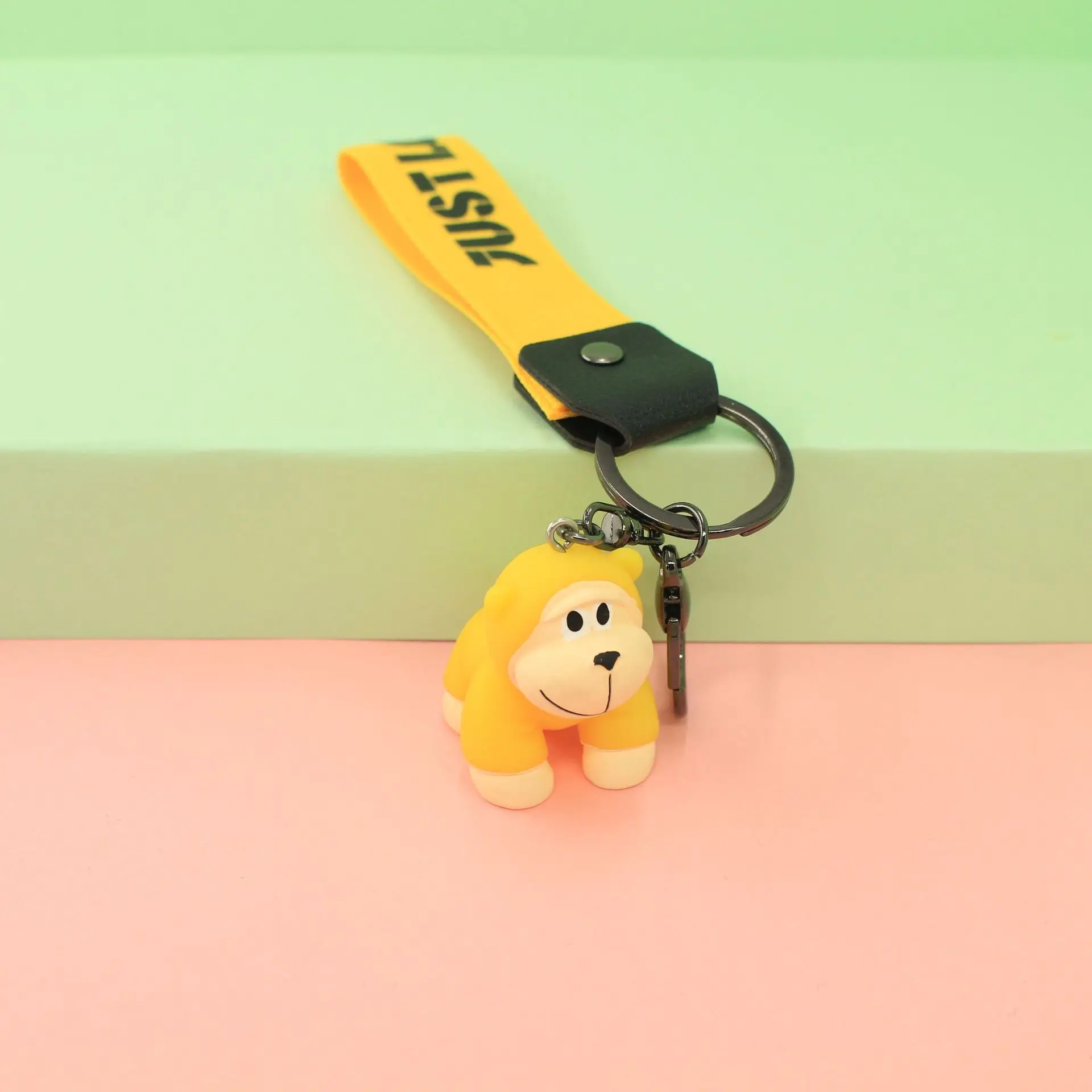 2020 Cartoon Gorilla Keychain Fashion Cute Animal Ribbon Resin Monkey Key Chains Women Bag Pendant Ring Children's Toy Gift | Украшения