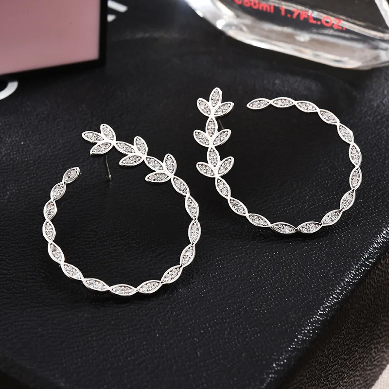 Модные элегантные серьги серебряного цвета с листьями дерева круглые микро