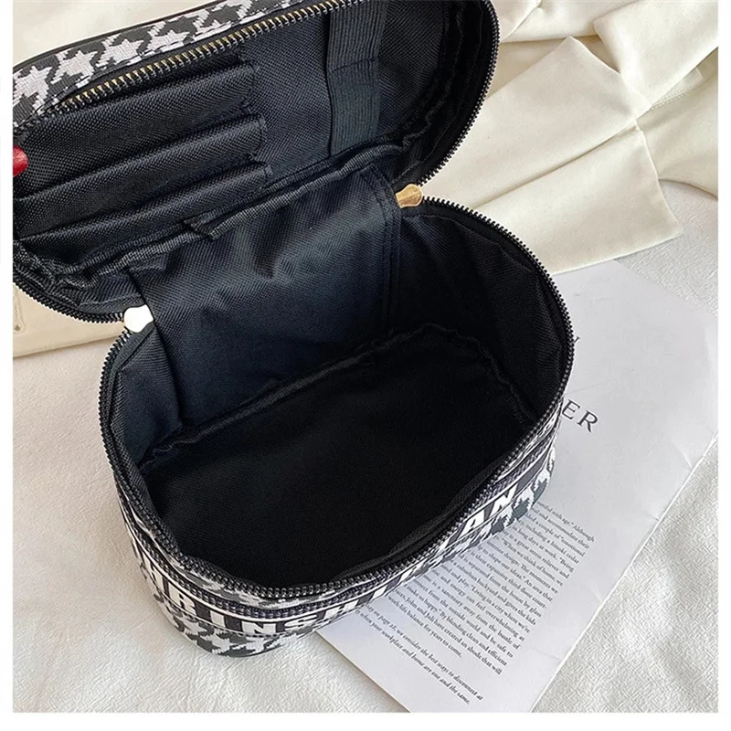 

2021 Luxury Brand Cosmetic Bag Multifunctional Large Capacity Portable Lady Travel Storage Tote Bag Zipper Cosmetic Case