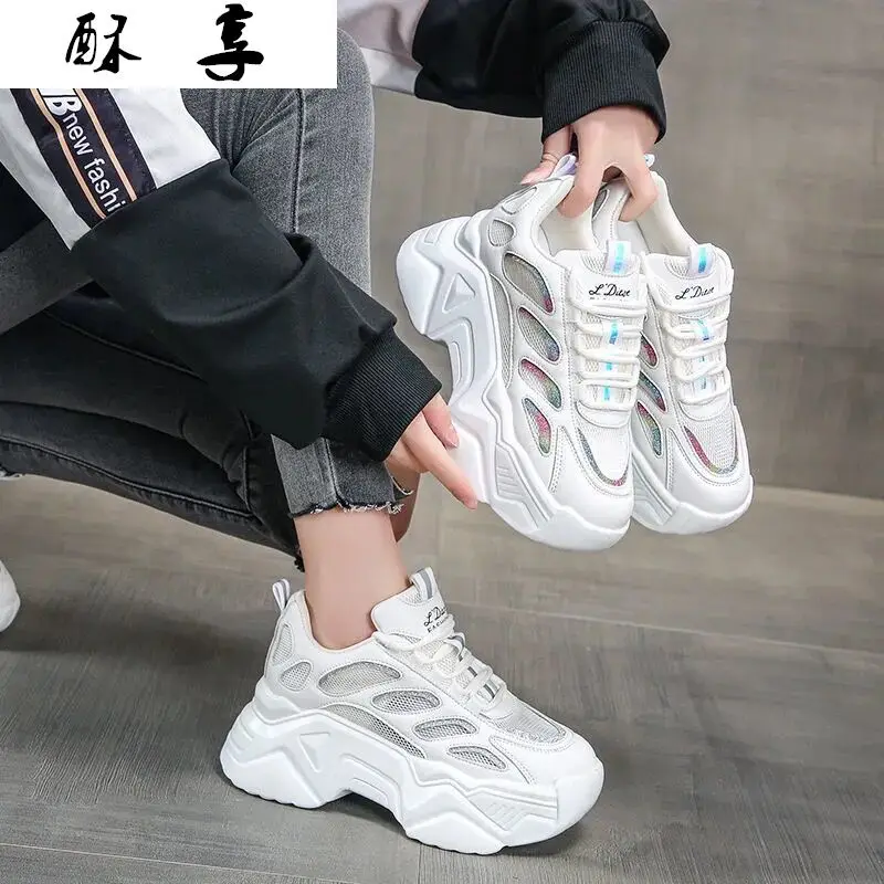 

2021 Spring New Women's Vulcanized Shoes Fashion Comfortable Lace Up Platform White Sneakers Round Head Women Casual Dad Shoes
