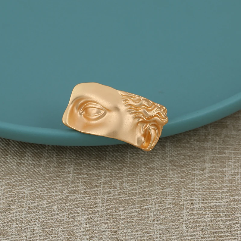 Лила Цвет 1 шт. уход за кожей лица золото Винтажная Брошь для женщин и мужчин