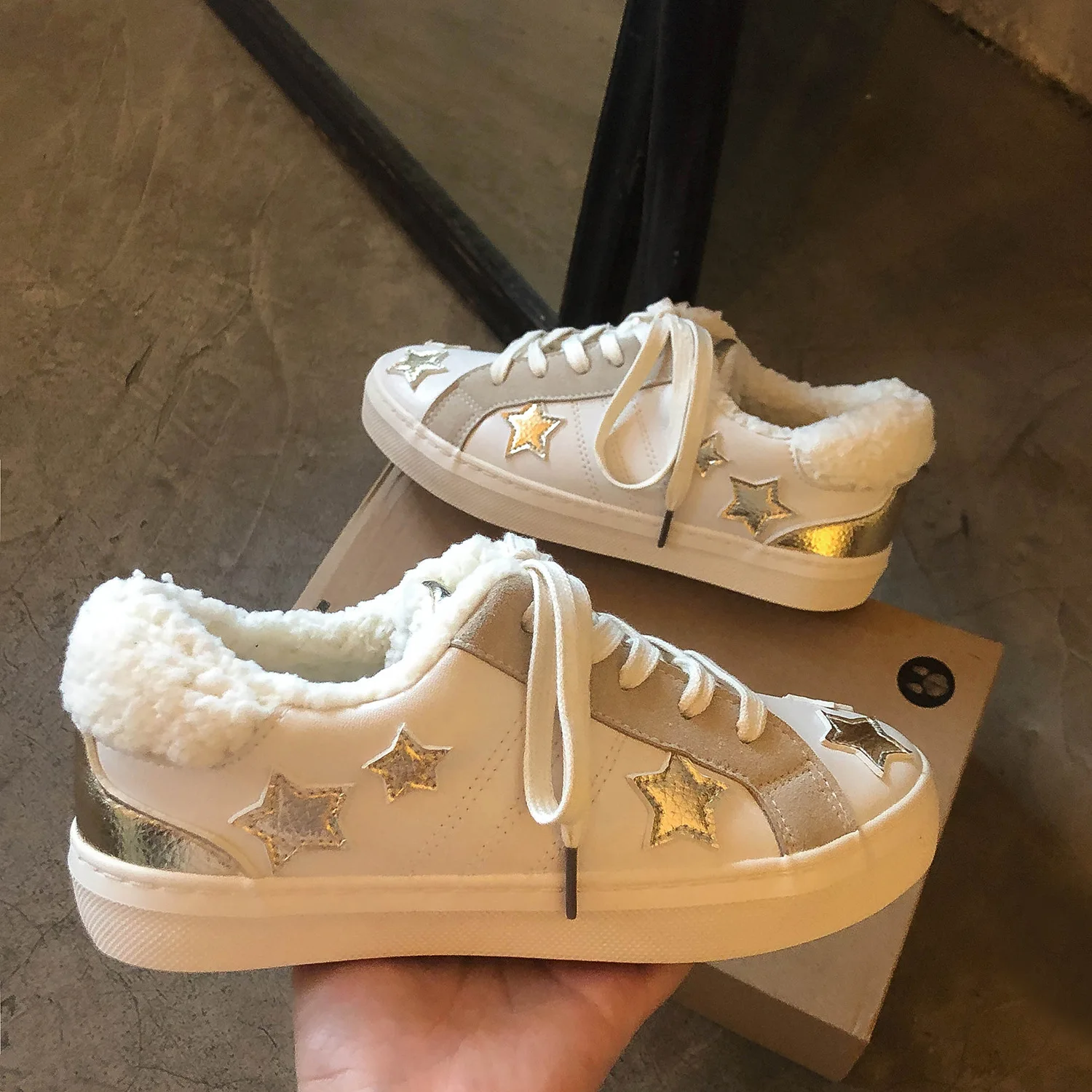 

Women Flats Classic Spring/autumn Star Casual Sports Small White Shoes Designer Sneakers Leather Women's Vulcanize Shoes 66C22