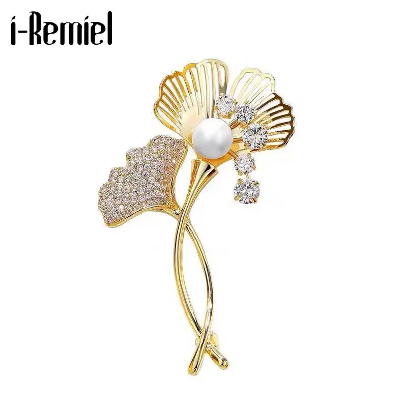 

2021 Fashion Ginkgo Leaf Brooch Pin Corsage Pearl Crystal Rhinestone Coat Pin Jewelry Scarf Buckle Female Clothing Accessories