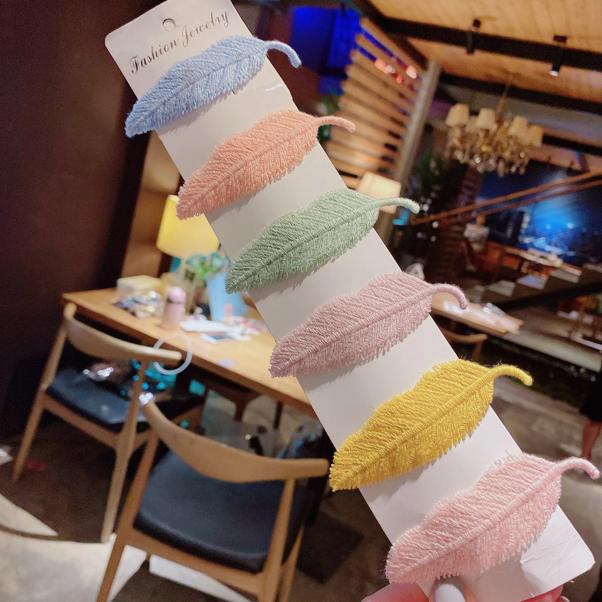 

6 pces NEW Embroidered Feathers Leaves hairpin Knitting Leaves Hairpin Clothing Bag Decorative Cloth Stickers hair Accessories