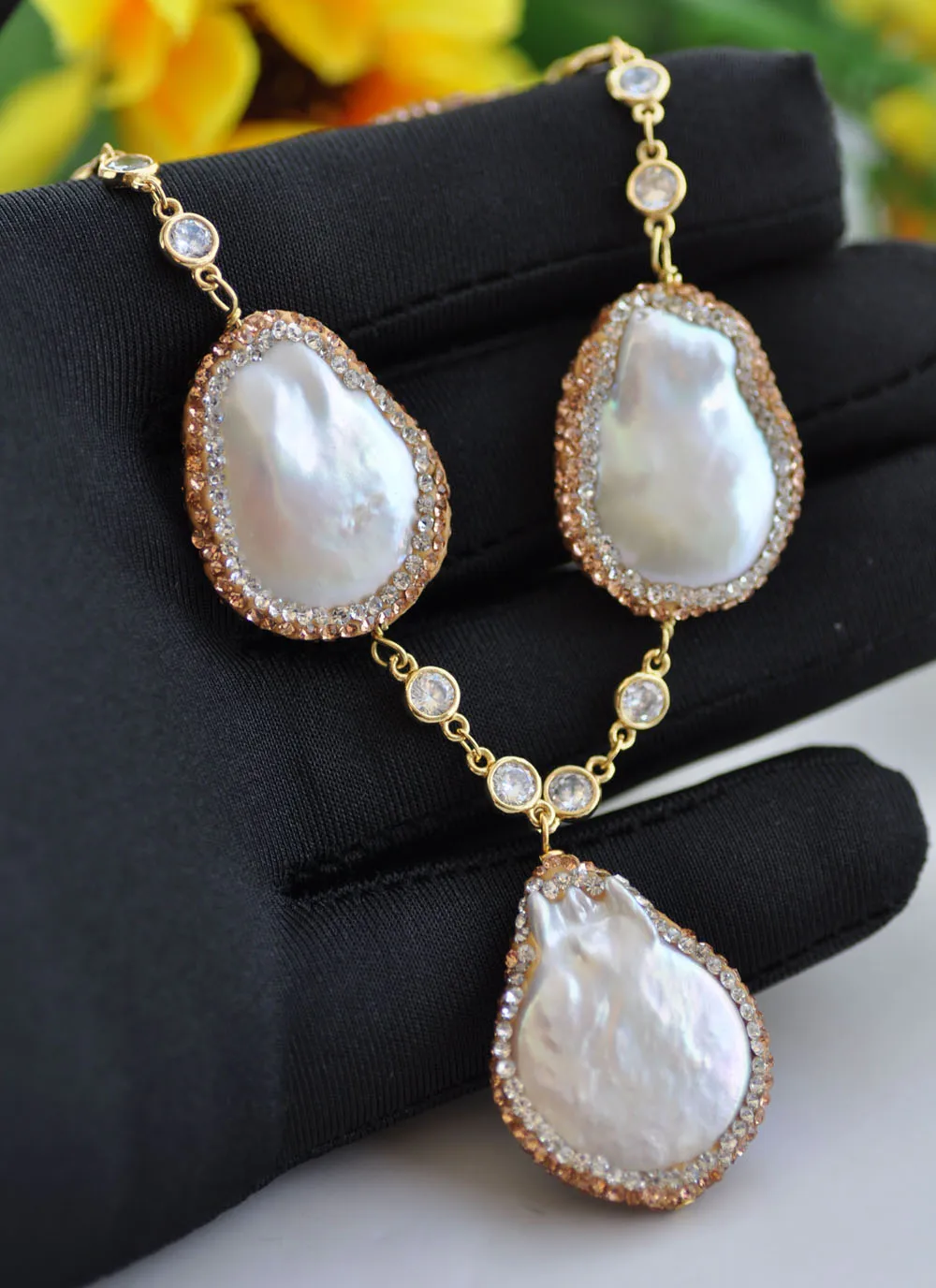 

P7648 Handmade 18" 25mm White Coin Pearl CZ Necklace & Pendant Choker