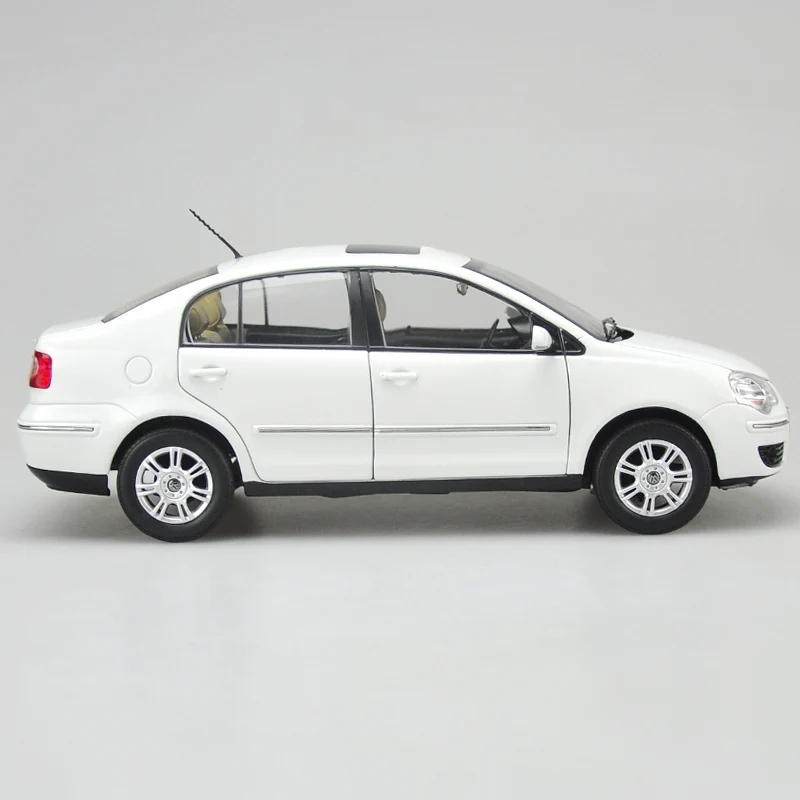 Оригинальная фабрика 1:18 VW Jinqu белый седан классические игрушечные модели на день