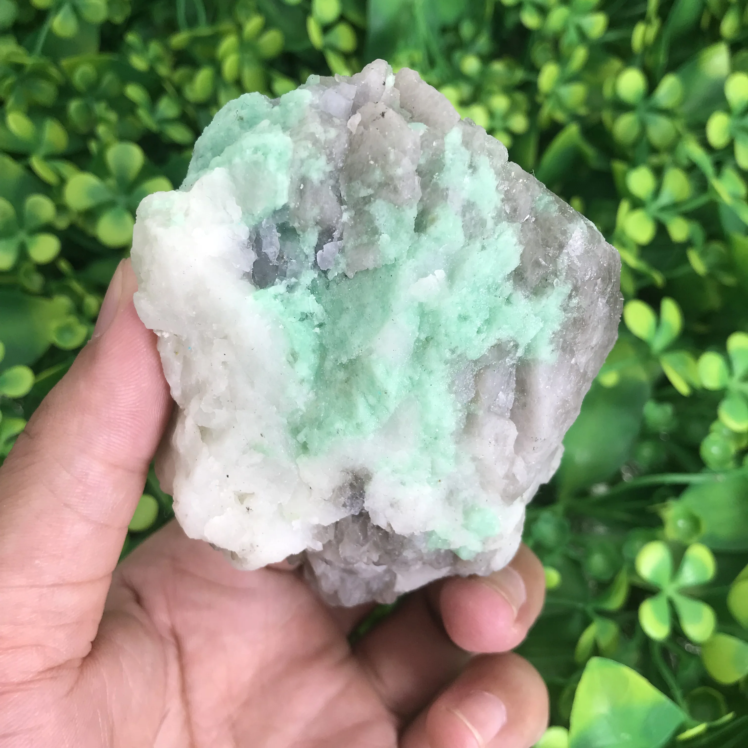 

Natural crystal emerald quartz ore Energy Reiki specimen Aquarium home Room decoration accessories gem