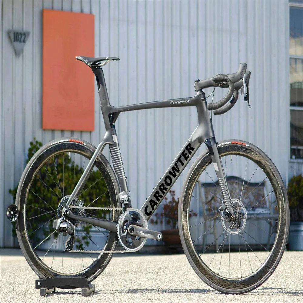 Концептуальный Черный дорожный диск V4RS