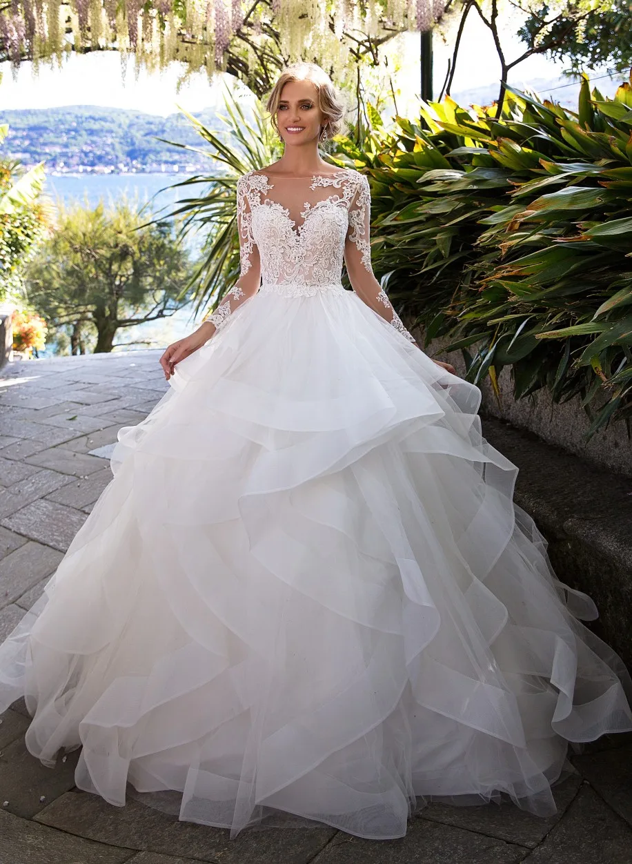 Винтажное бальное платье свадебное принцессы 2019 с аппликациями и открытой