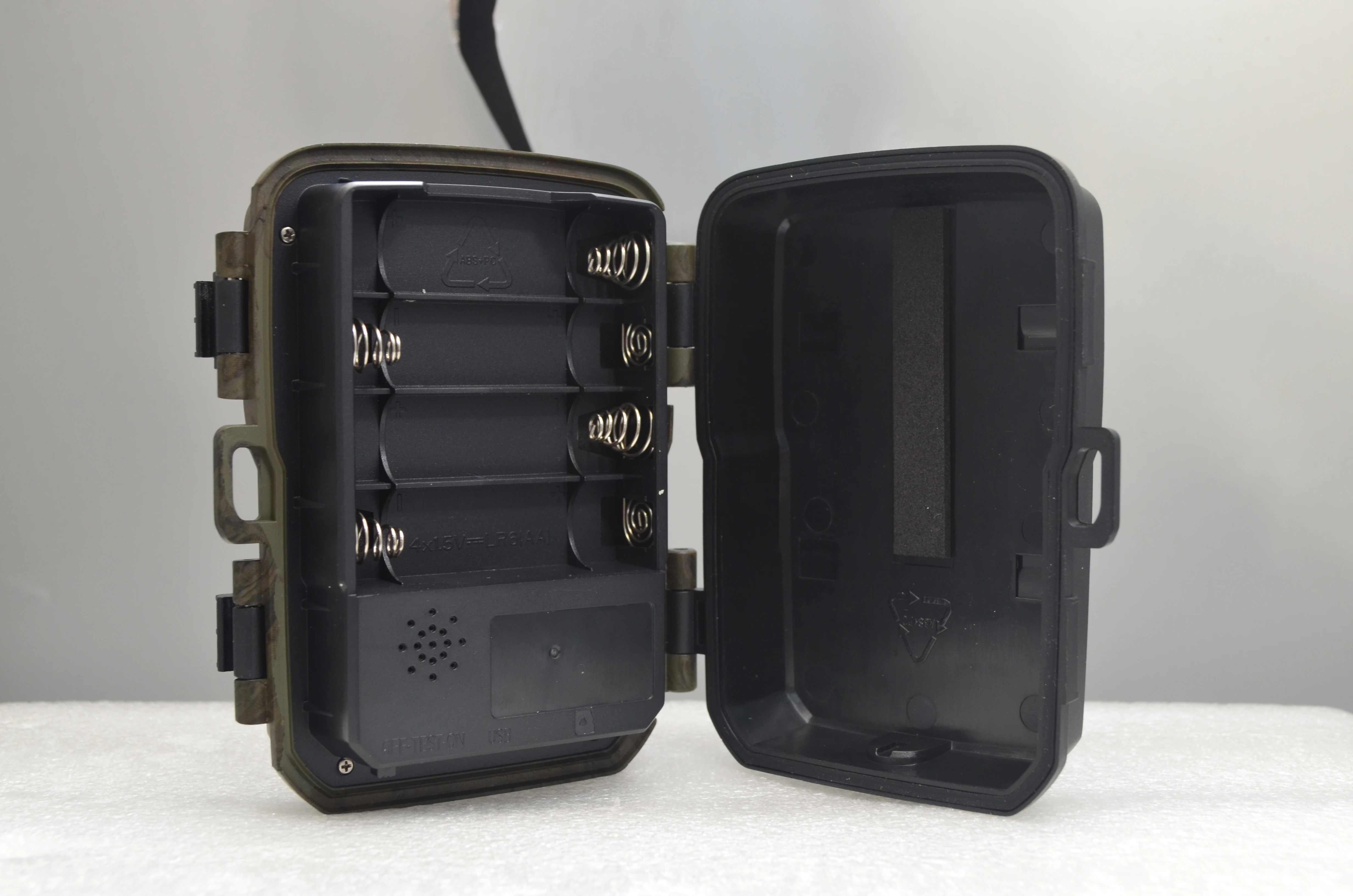 IP56 Водонепроницаемая камера погоня с мини-дизайном для охоты GSM 12MP 1080P фото trail