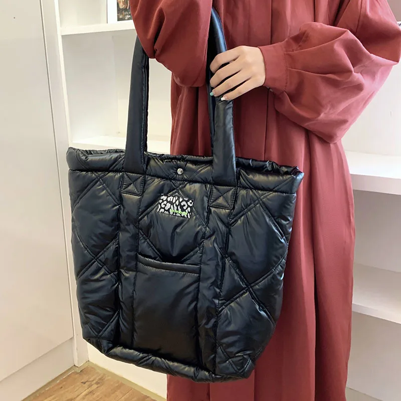 

New Winter European And American Ins Large Capacity Car Sewing Down Room Cotton Single Shoulder Bag Fashion Girls Feather Bags