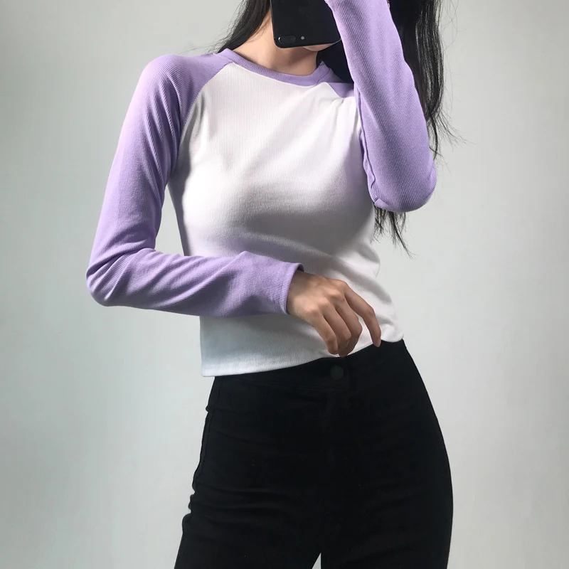 

Женская футболка с длинным рукавом и круглым вырезом