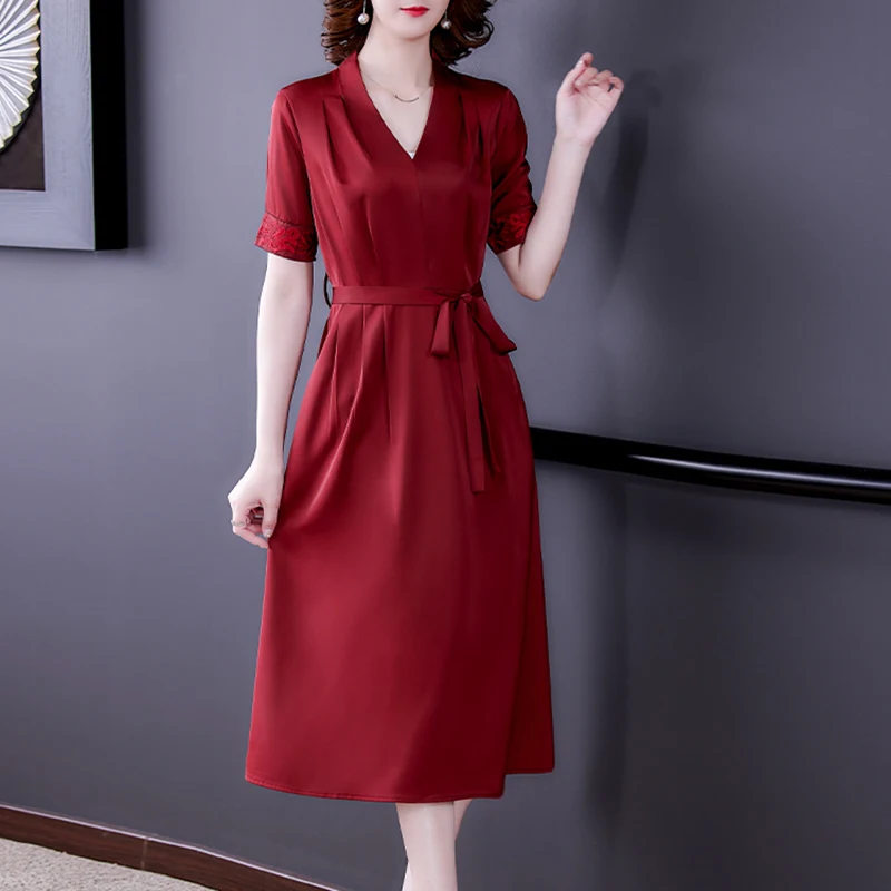 Женское винтажное атласное платье средней длины красное элегантное однотонное