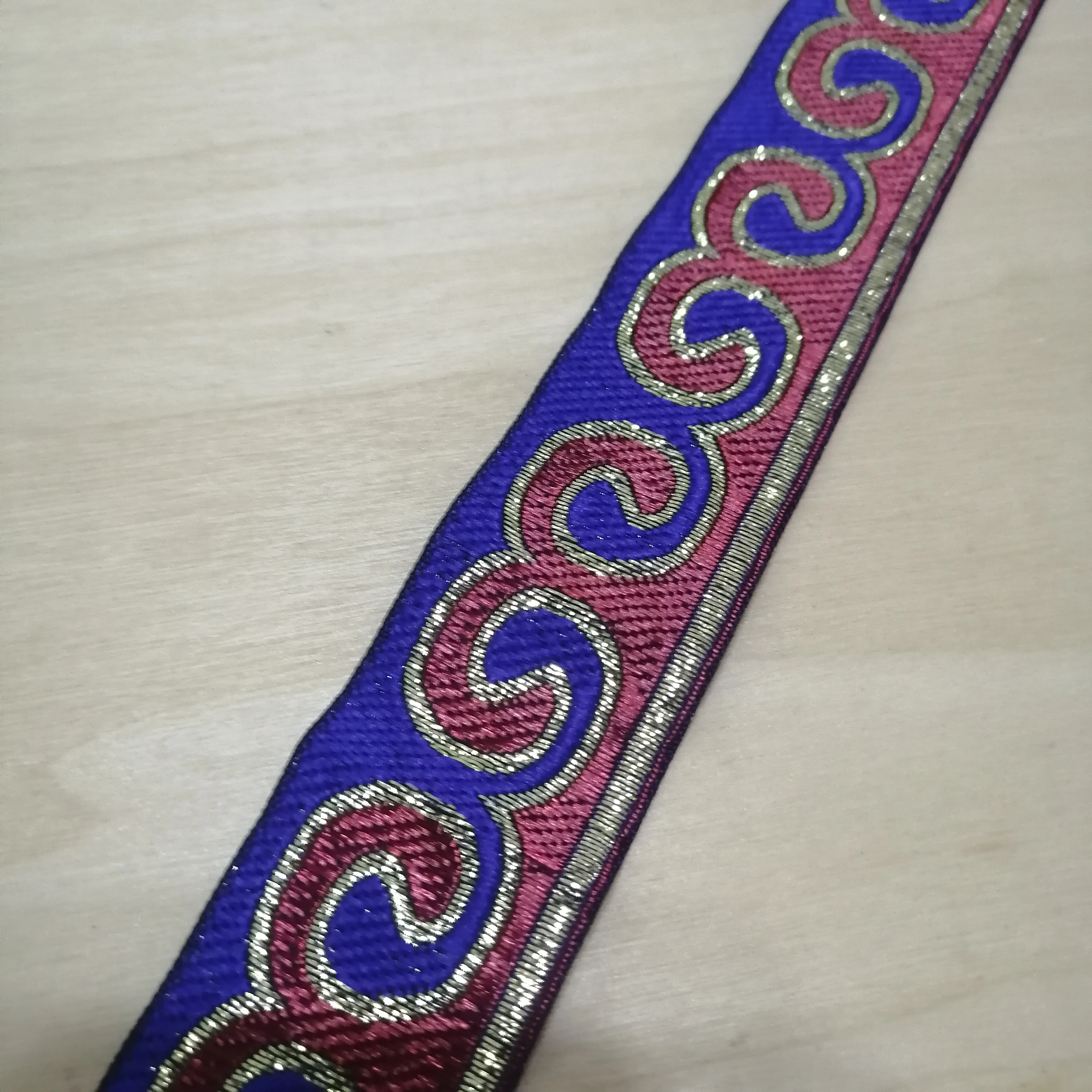 3.3cm 33mm 1-3/8' Blue Red Golden Filigree Miao Horn Symbol Folk Tutem Costume Border Laciness National Jacquard Garment Webbing - купить