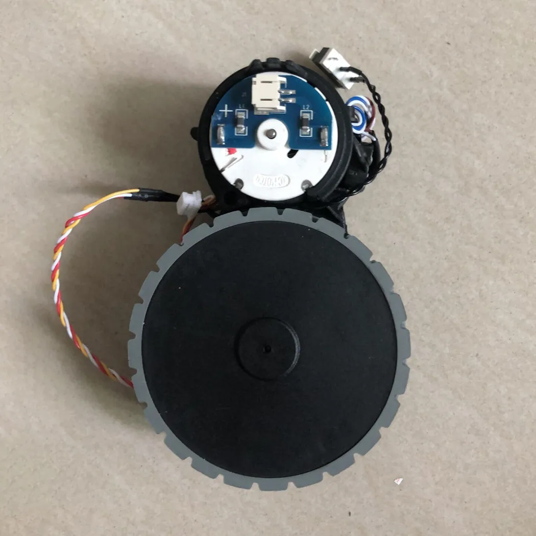 

Правое левое колесо с двигателем для робота-пылесоса Ecovacs Deebot Ozmo 930