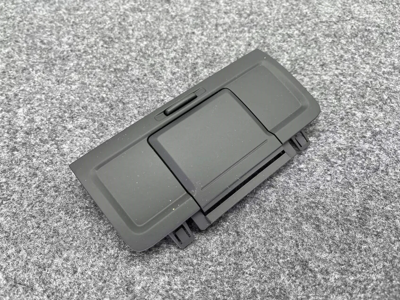 Задний блок питания для подлокотника задний источник Passat B6 B7 CC 3C0 863 289 3C0863289 -