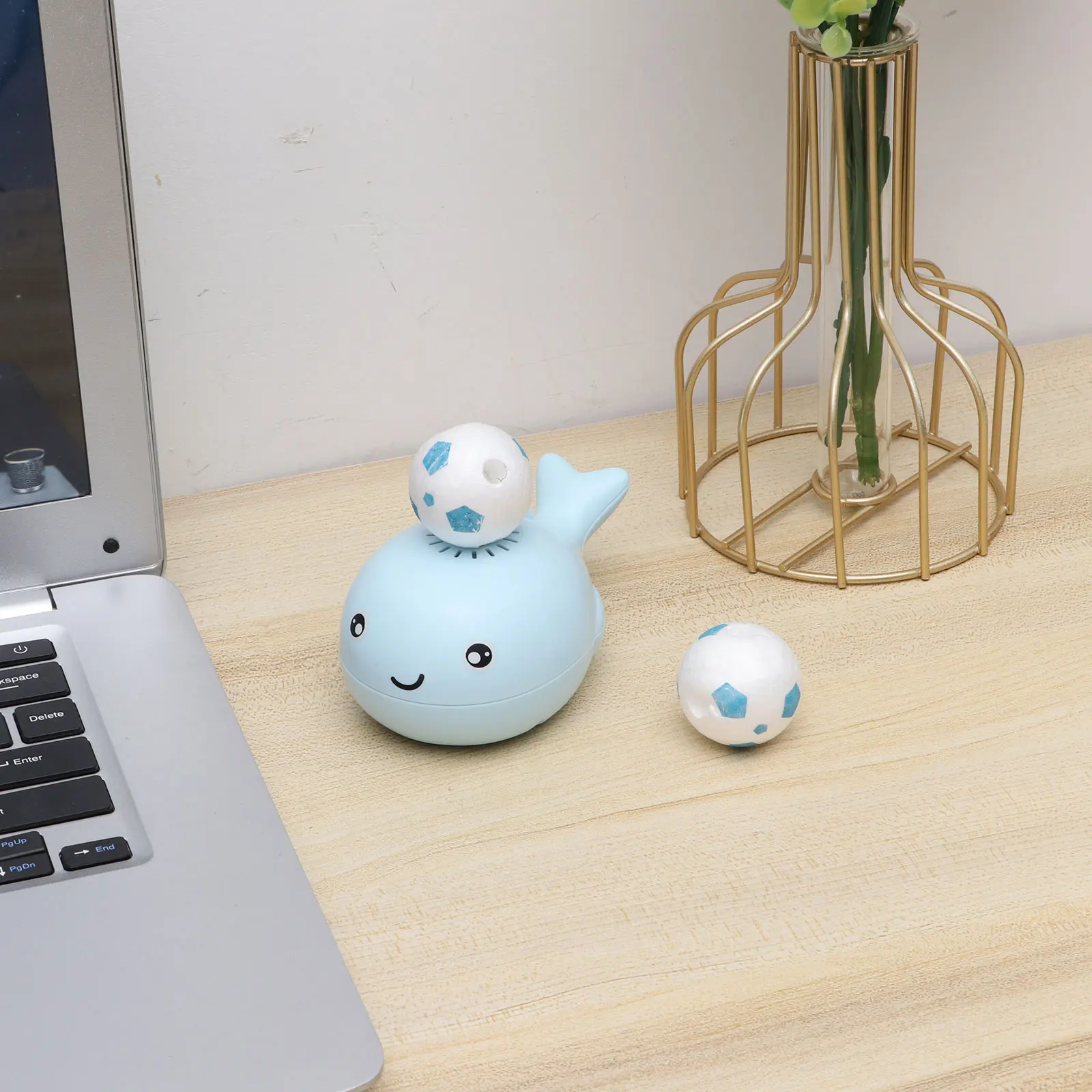 

Bladeless Fan Little Whale Floating Ball USB Charging Whale Toy Cute Safe Interesting Attention Accompany Growth For 3+ Baby