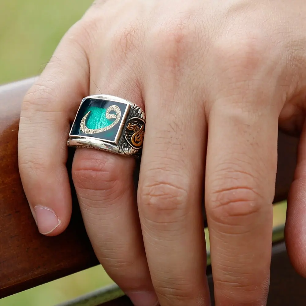 

Женское серебристое зеленое эмалированное кольцо Vav